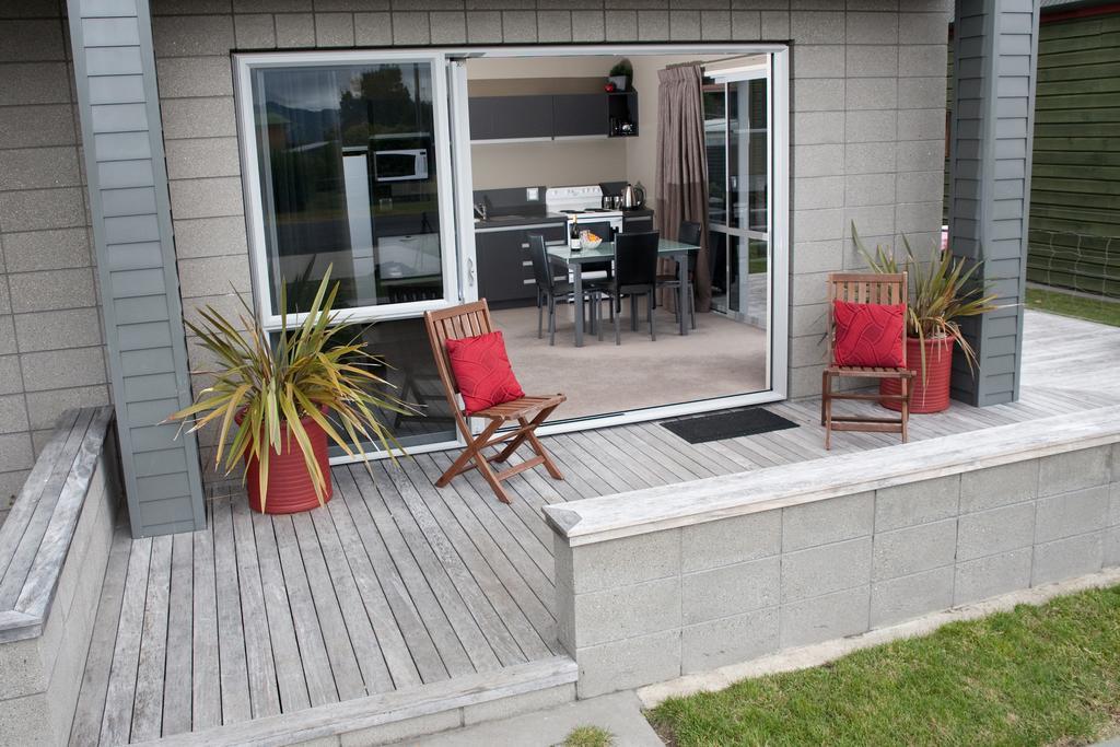 Bay Breeze Accommodation Cooks Beach Esterno foto